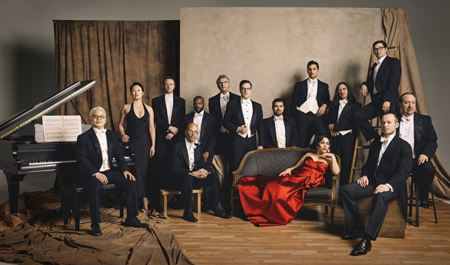 Pink Martini © Chris Hornbecker